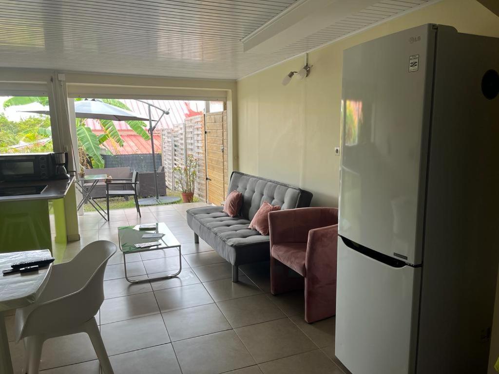 Agreable Appartement En Rez-De-Jardin A 450M De La Mer Sainte-Anne Luaran gambar