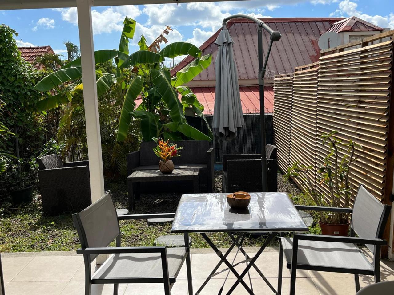 Agreable Appartement En Rez-De-Jardin A 450M De La Mer Sainte-Anne Luaran gambar