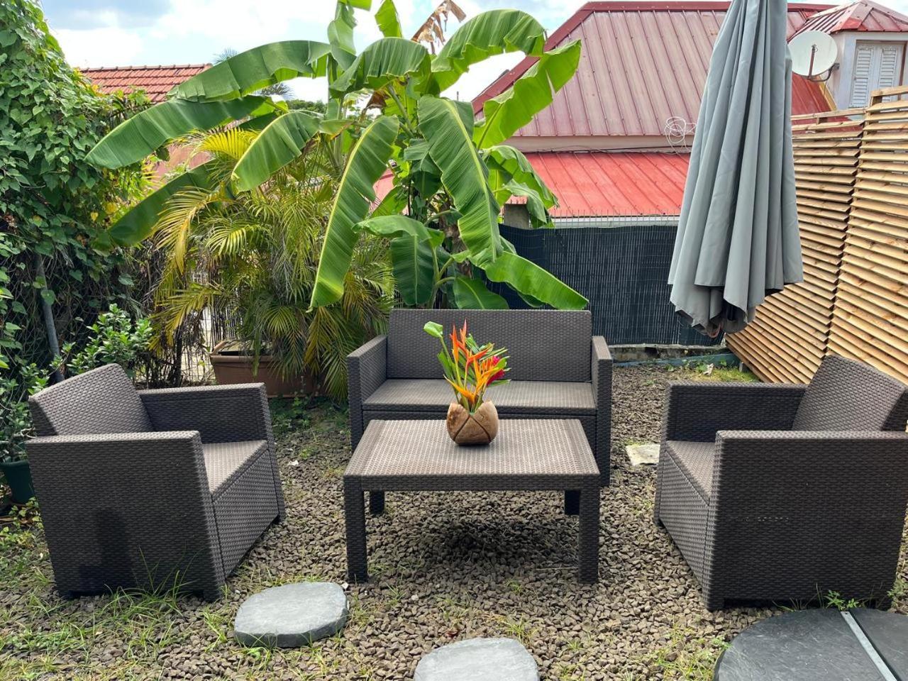 Agreable Appartement En Rez-De-Jardin A 450M De La Mer Sainte-Anne Luaran gambar